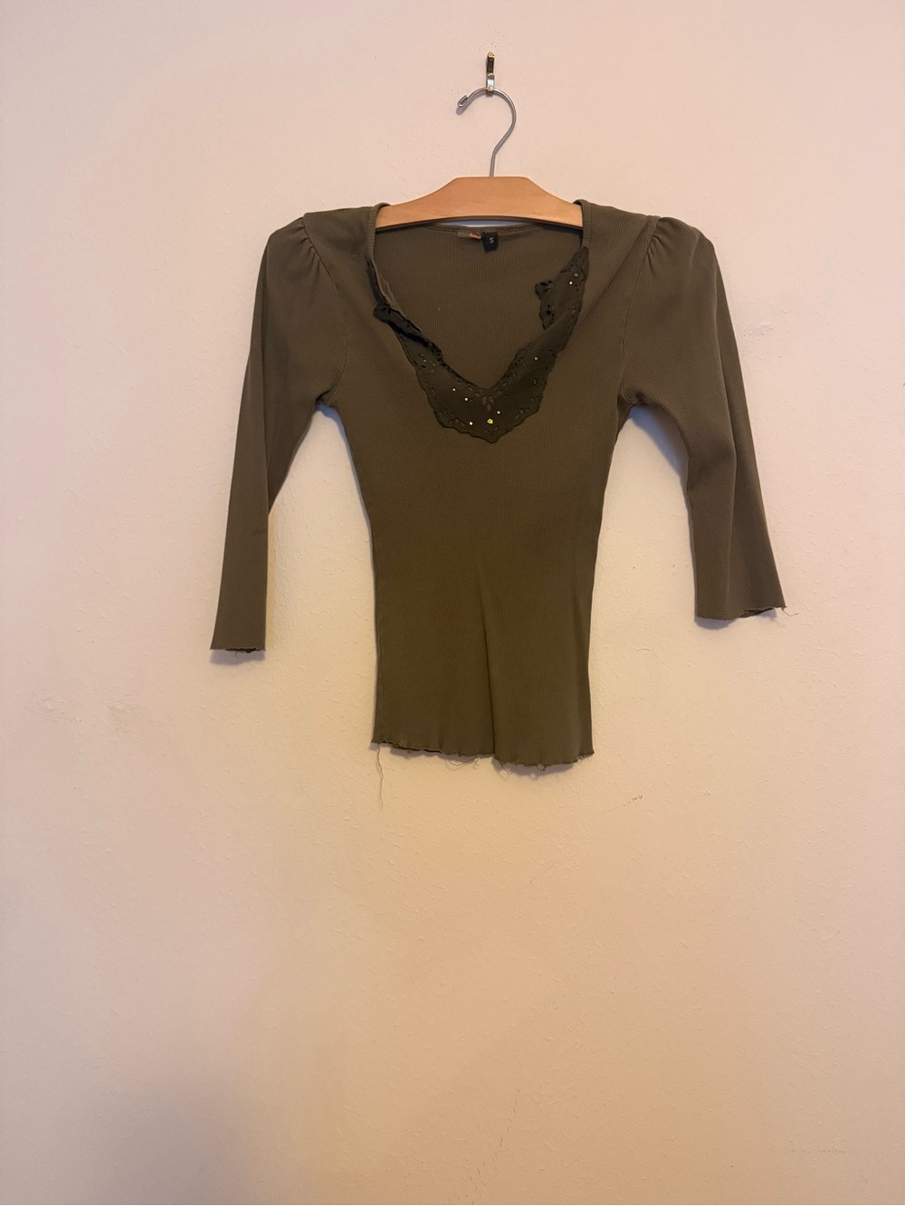 Tocca Olive Green Lace-Trim V-Neck Long Sleeve Top